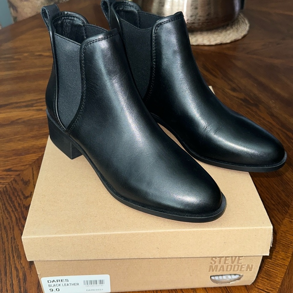 Steve Madden Black Leather Boots 9
